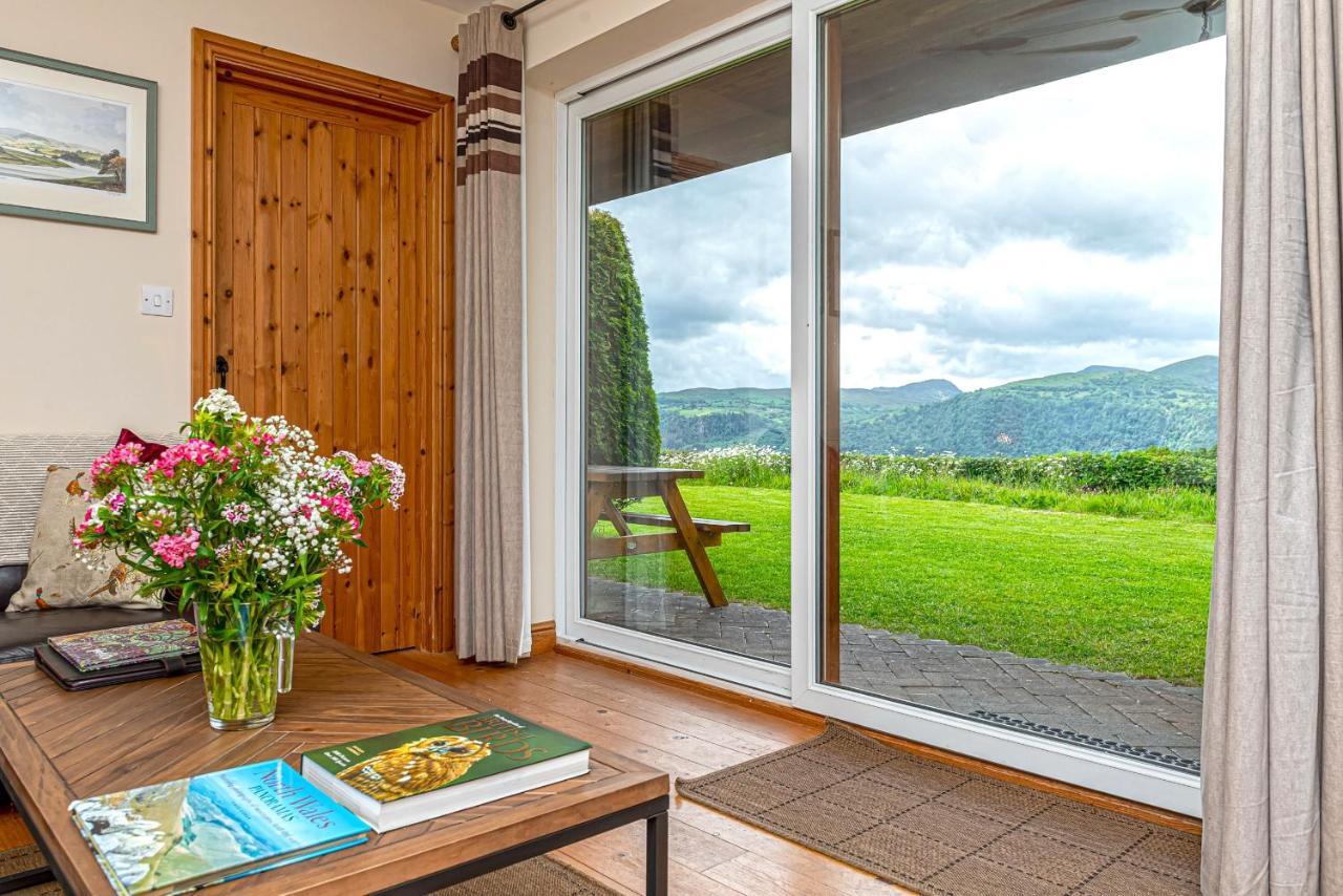 Laurel - Pet-Friendly Cottage With Indoor Pool, Hot Tub & Panoramic Snowdonia Views Колвін-Бей Екстер'єр фото