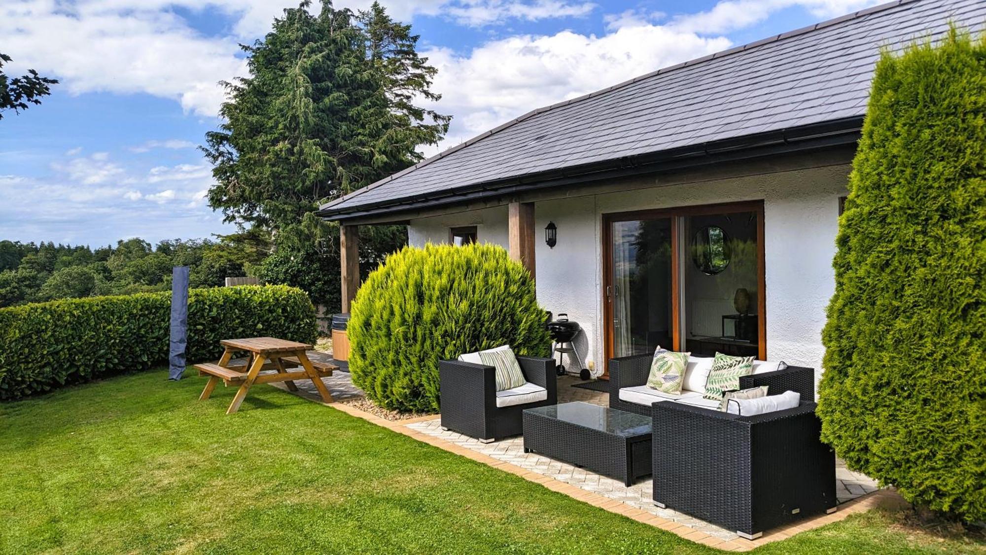 Laurel - Pet-Friendly Cottage With Indoor Pool, Hot Tub & Panoramic Snowdonia Views Колвін-Бей Екстер'єр фото